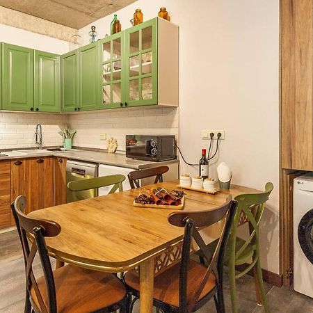 Veli Group Apartment Near White Bridge ° Kutaisi Exterior photo
