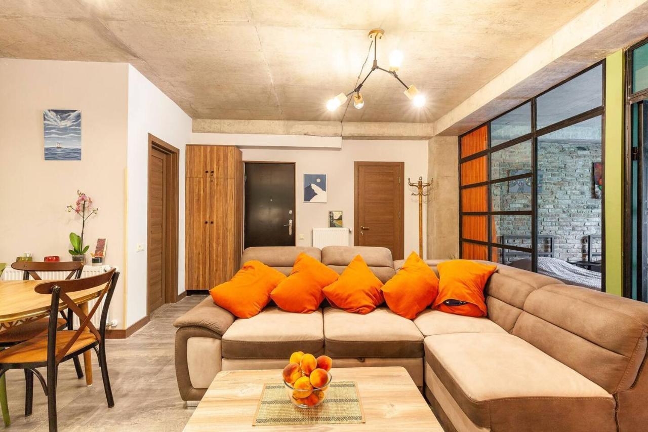Veli Group Apartment Near White Bridge ° Kutaisi Exterior photo
