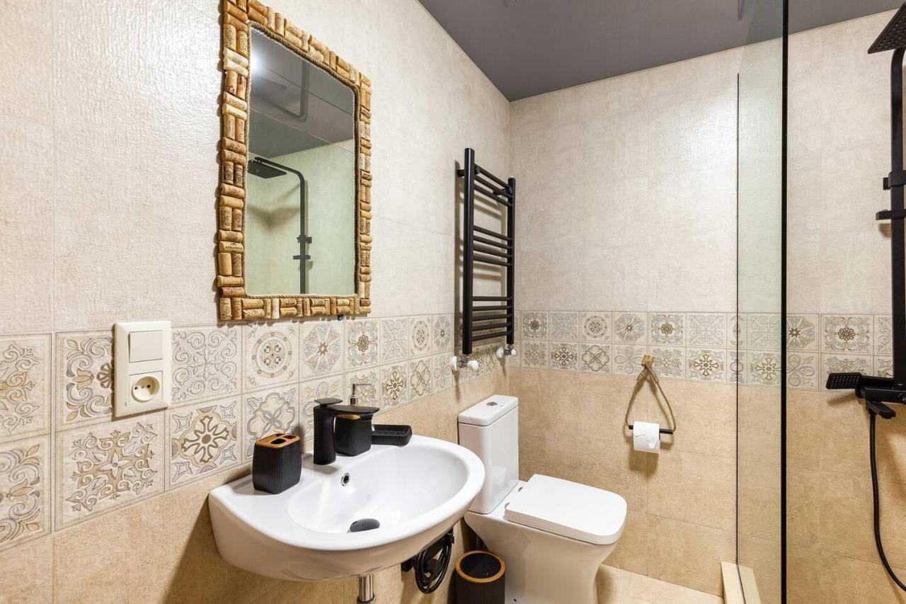 Veli Group Apartment Near White Bridge ° Kutaisi Exterior photo